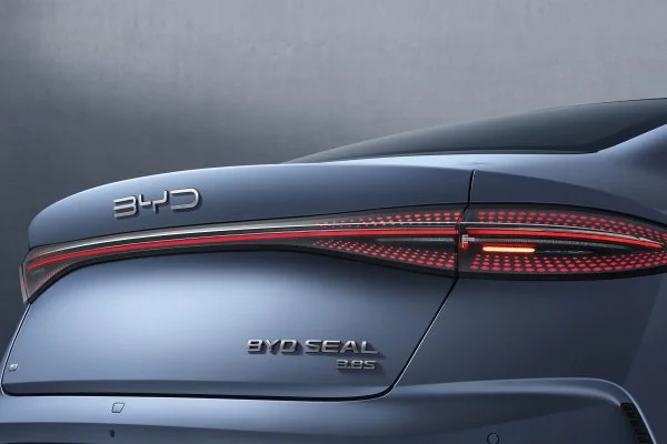 BYD SEAL - Slide 5